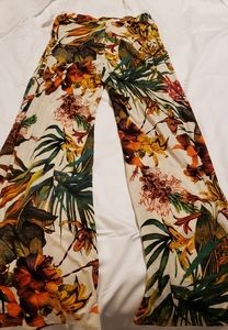 NWT Giti wide leg Tropical Print pants
